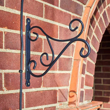 Load image into Gallery viewer, Smart Garden Severn Hanging Basket Wall Bracket - For 14/16" or 16"/18" Diameter Products (up to 45CM)