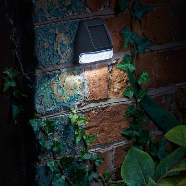 Solar Powered Fence, Wall & Post 3 L (Lumen) Light