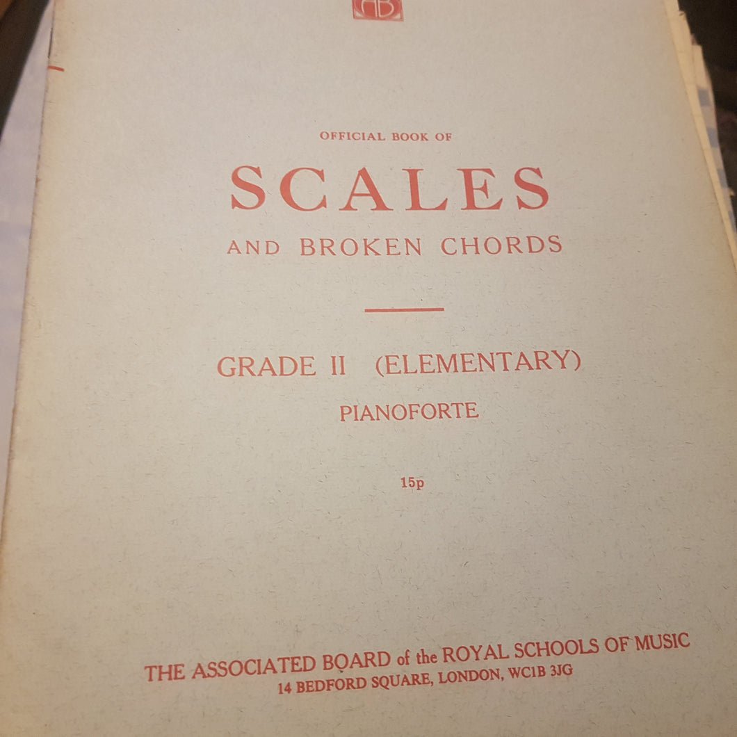 Official book of scales and Broken Chords grade 3 Elementary pianoforte sheet music