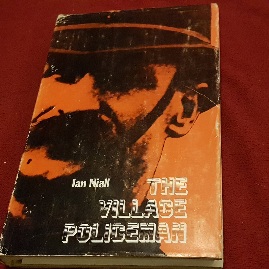 The village policeman. Hardcover. Ian Niall
