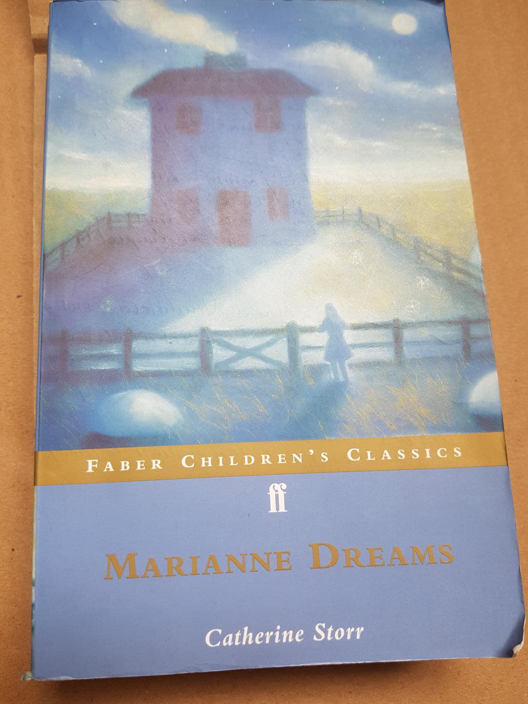 Marianne Dreams (Faber Children's Classics) Storr, Catherine