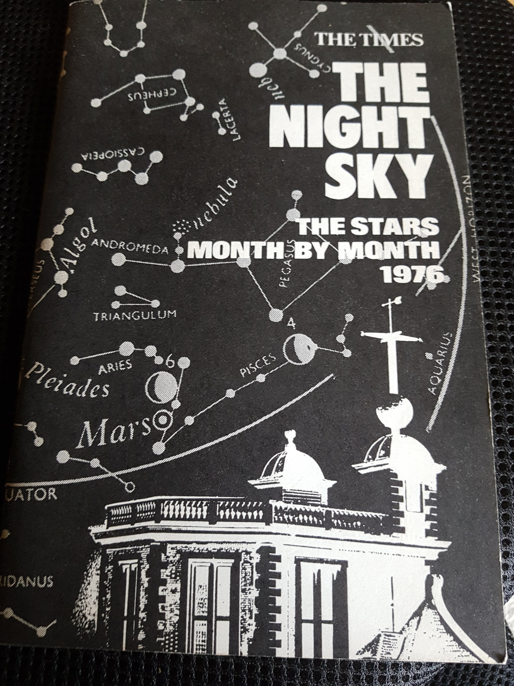 Times Night Sky 1976. The stars month by month. Paperback.
