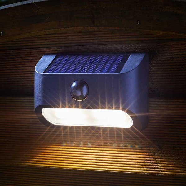 Solar Powered 5 Lumen PIR Sentinel - motion sensor light boosts to 50 Lumen 13cm x 9cm