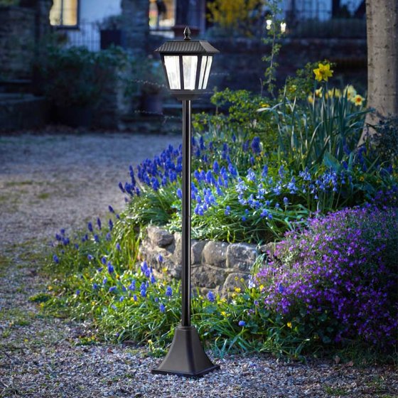 Smart Solar Metro Garden Lamp Post | 1.3m Tall | 20 Lumen Ambient Lighting