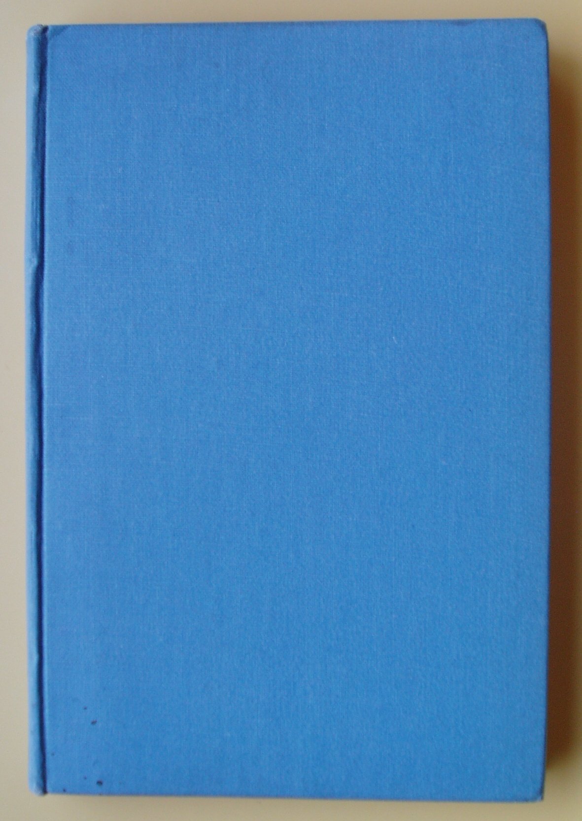 The Dark Is Light Enough - A Winter Comedy [Hardcover] Christopher Fry