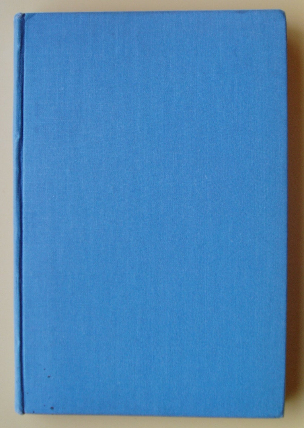 The Dark Is Light Enough - A Winter Comedy [Hardcover] Christopher Fry