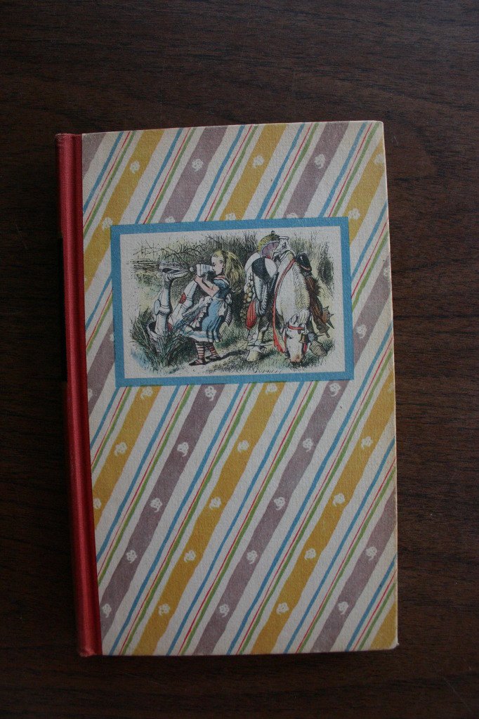 THROUGH THE LOOKING GLASS [Hardcover] Lewis Carroll and John Tenniel