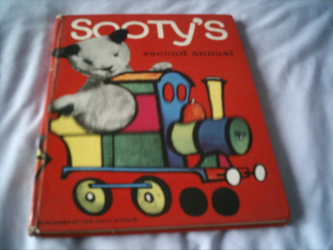 Sooty's Second Annual Childrens Tv Favourite Daily Mirror Annual [Hardcover] Sooty