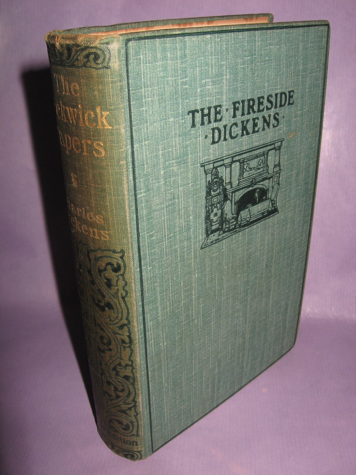 Pickwick Papers: With 43 illustrations [Unknown Binding]