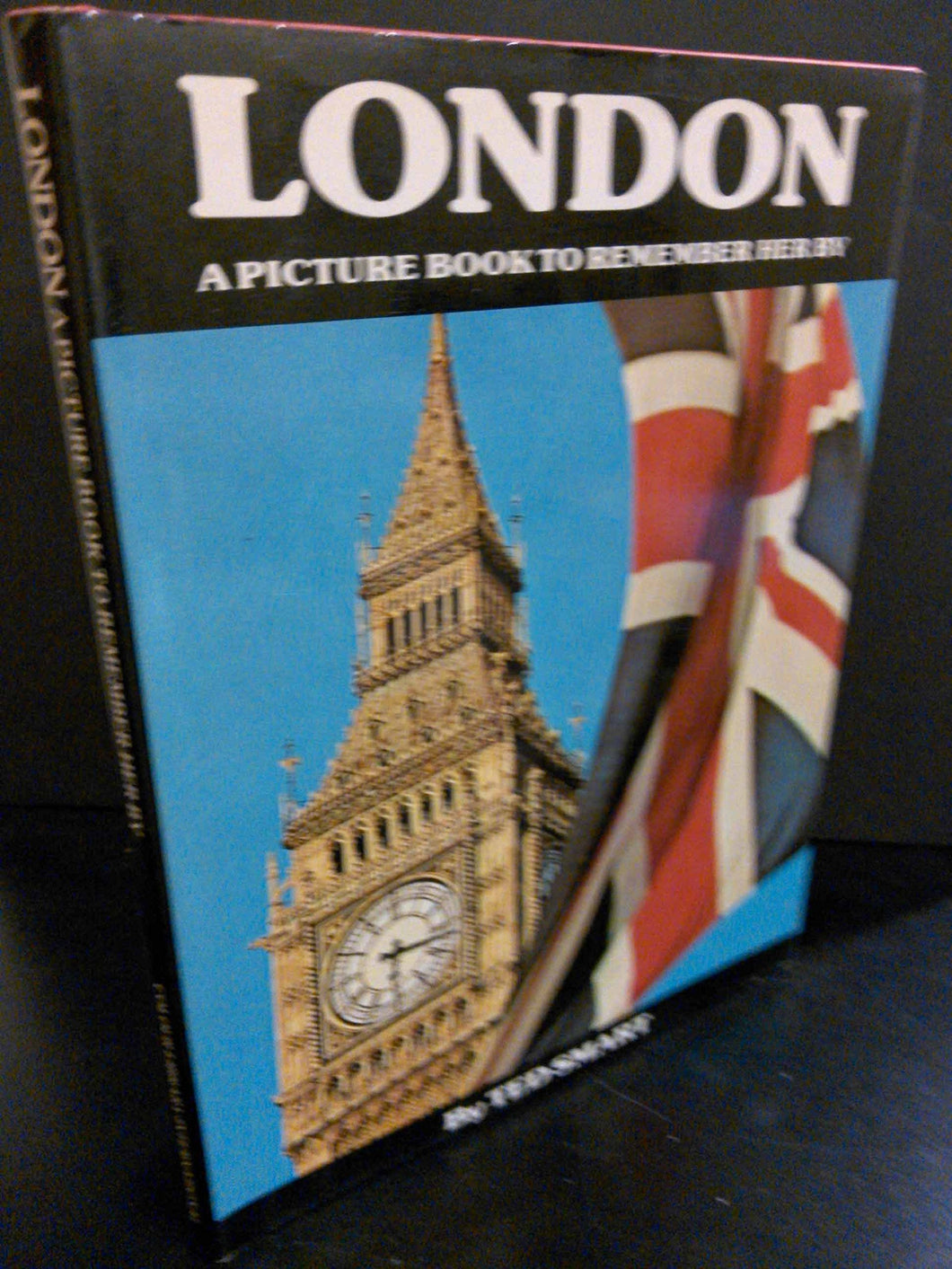 London through the Looking Glass [Hardcover] Smart, Ted