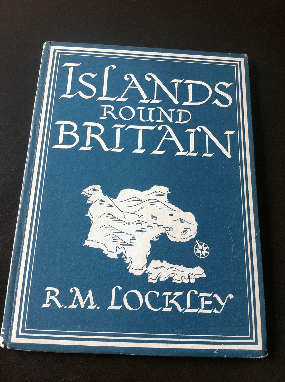 Islands Round Britain [Hardcover] Lockley, R.M.