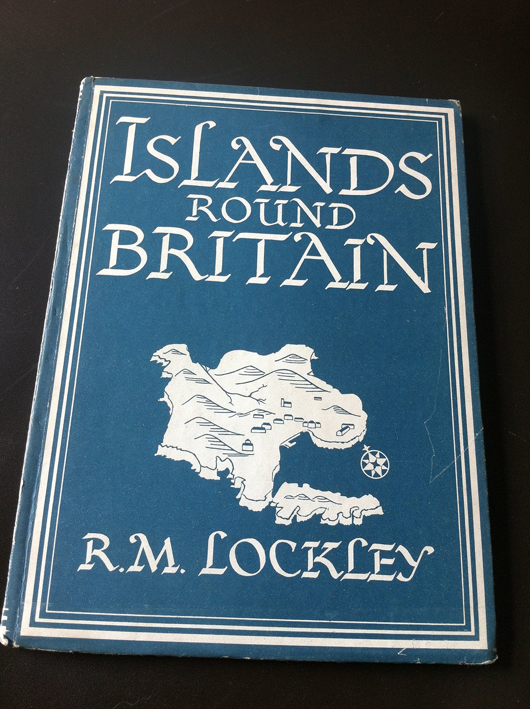 Islands Round Britain [Hardcover] Lockley, R.M.