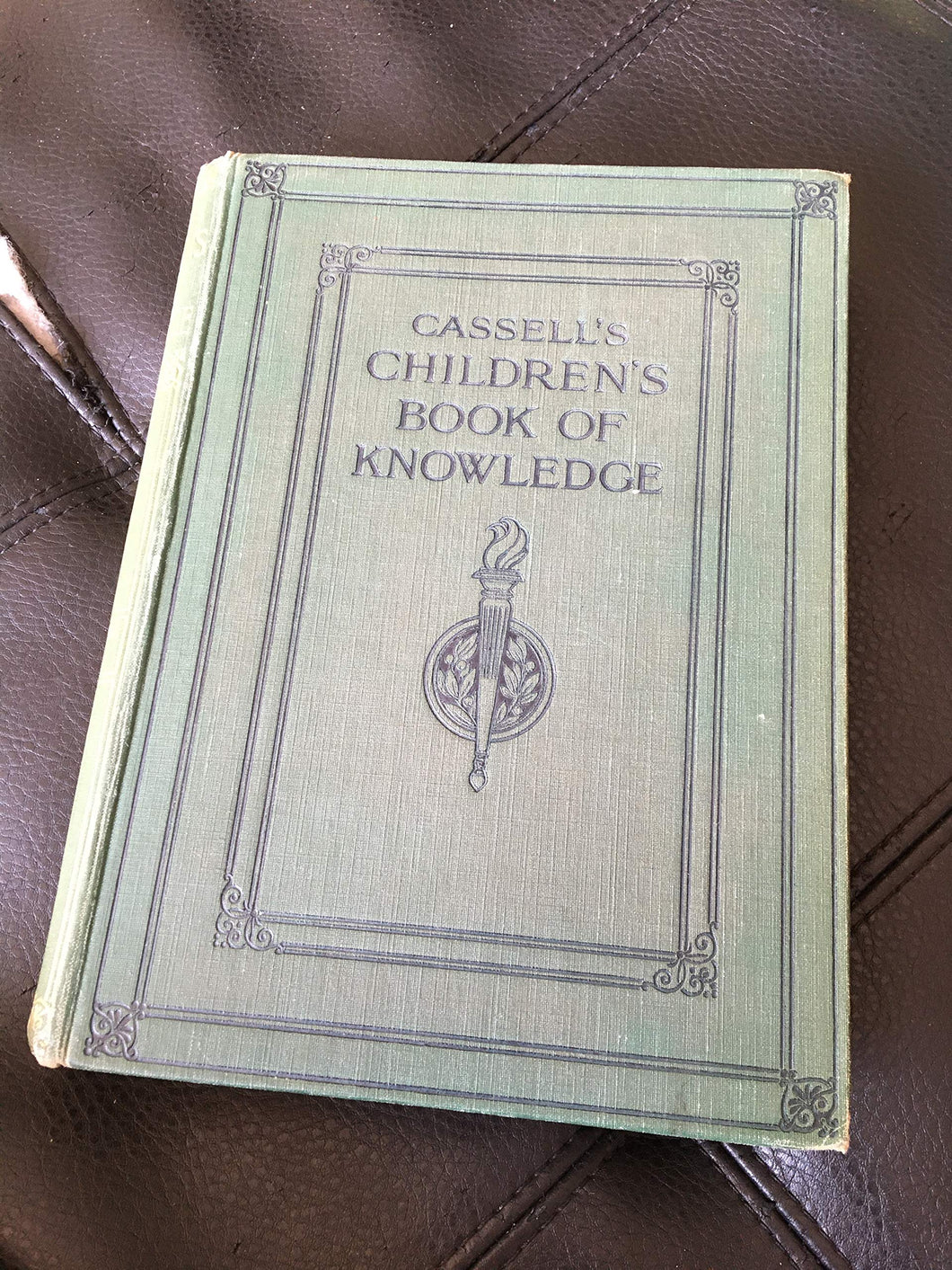 Cassell's Book of Knowledge An Encyclopaedia for Children Vol 4 FLO-ISIS [Hardcover]