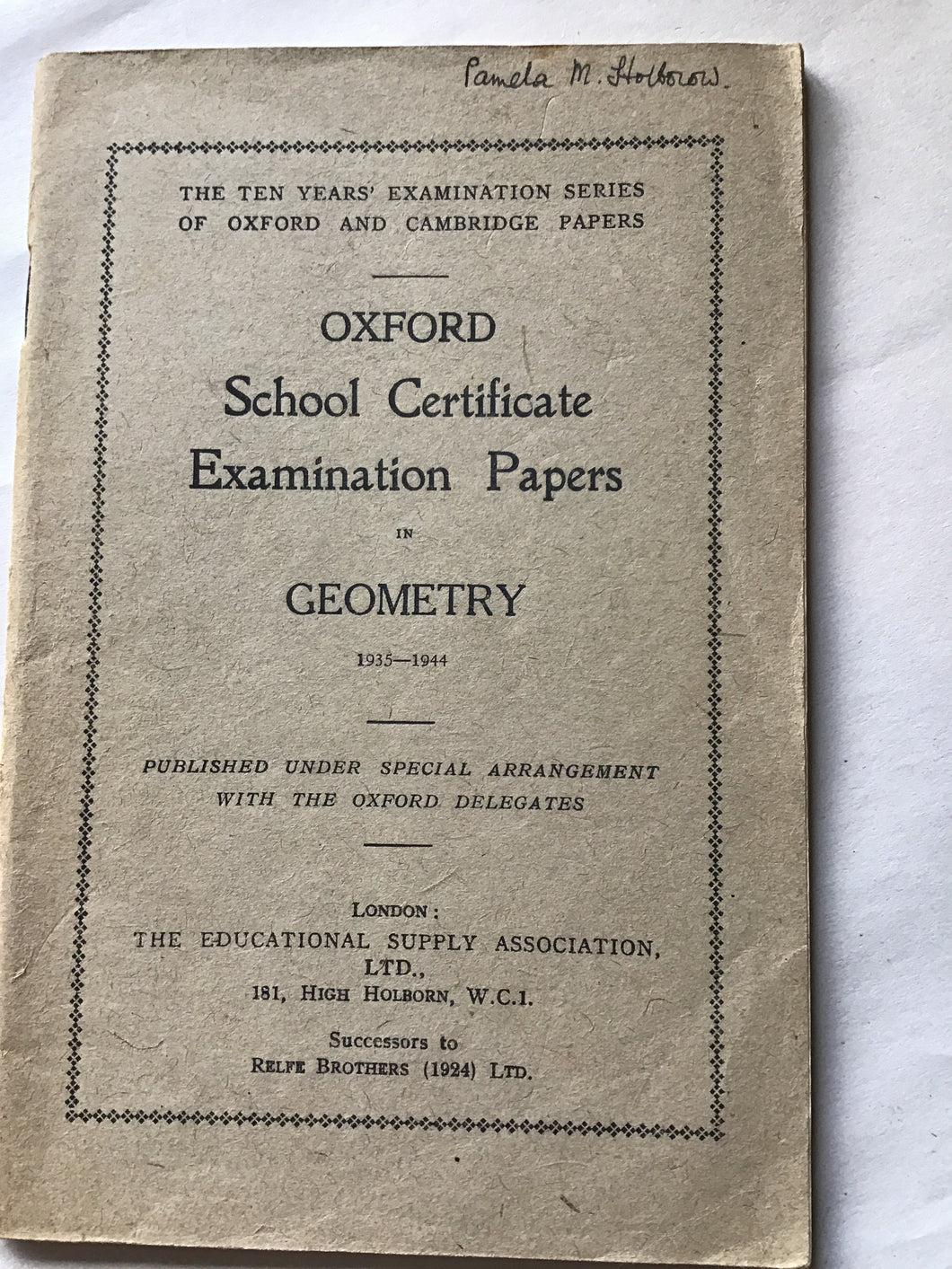 Oxford school certificate examination papers in geometry 1935 to 1944