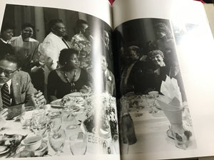 A day in the life of America photographed by 200 of the worlds leading photojournalists hardcover 1986 Collins publishes