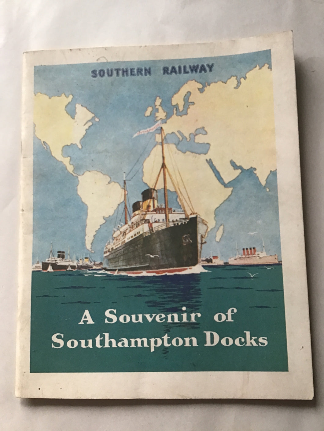 Southern Railway a souvenir of Southampton docks 1982 reprint paperback