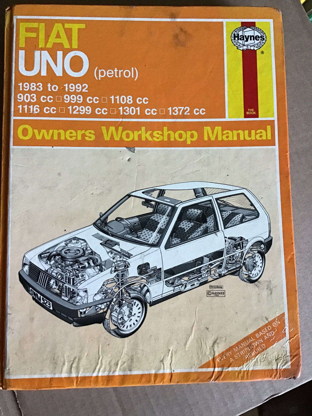 FIAT UNO OWNERS WORKSHOP MANUAL Hardcover – 1 Jan. 1992