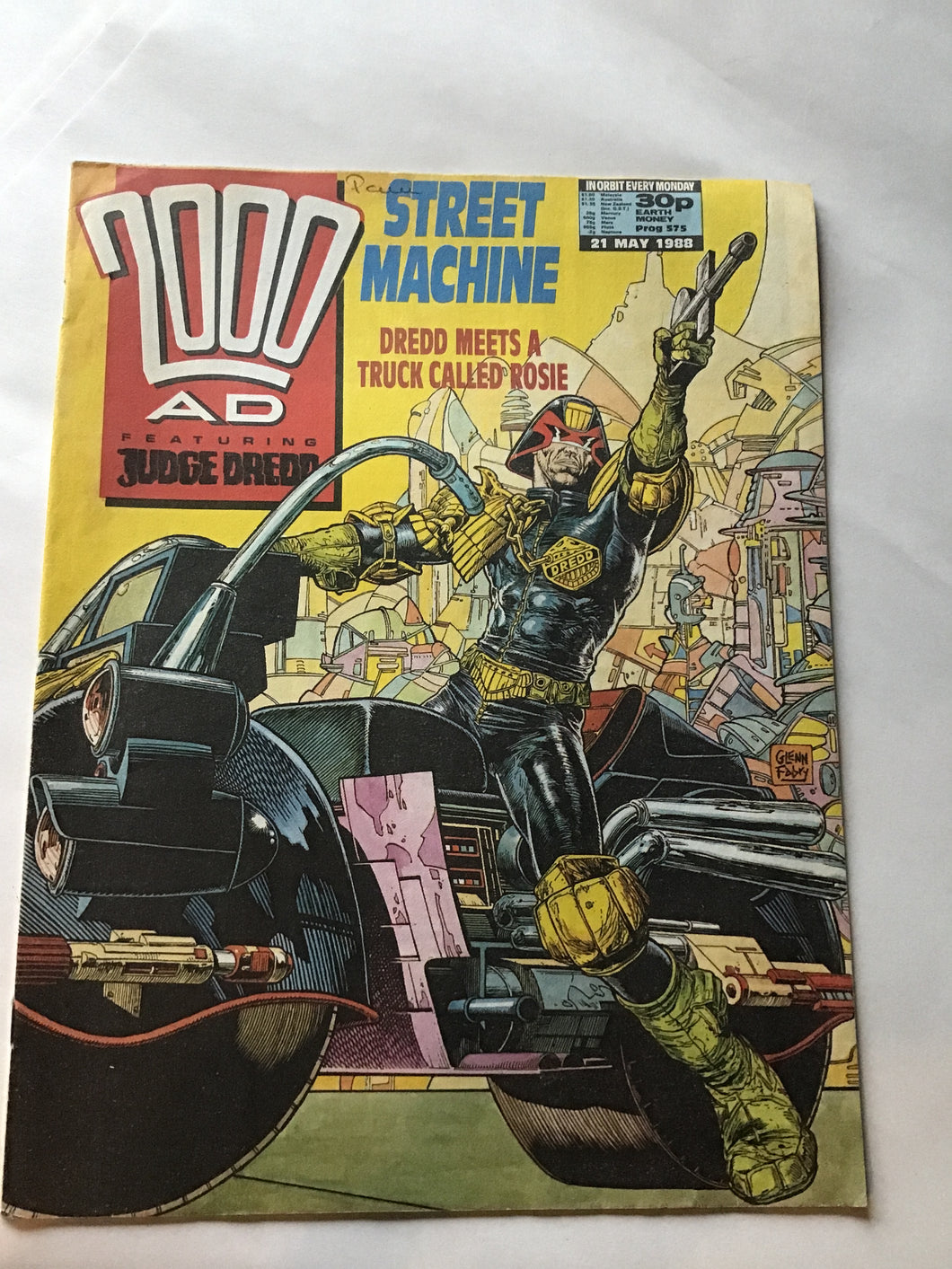 2000 A.D. featuring Judge Dredd May 1988 Prague 575