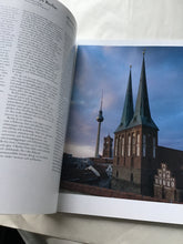 Load image into Gallery viewer, Berlin in photos 1999 Gunter Schneider
