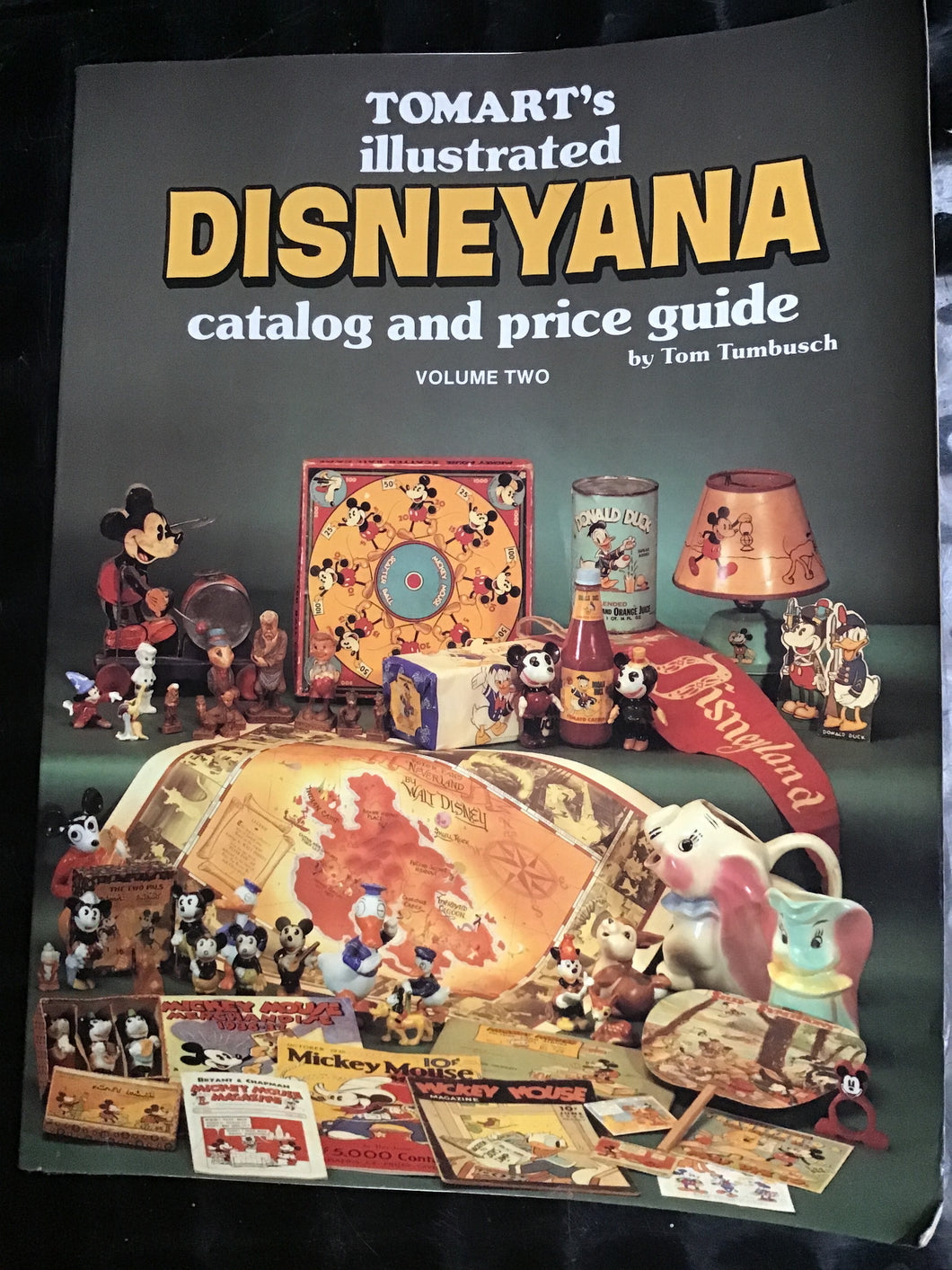 TOMART’S illustrated Disneyana Catalogue and Price guide volume 2 - Tom Tumbusch