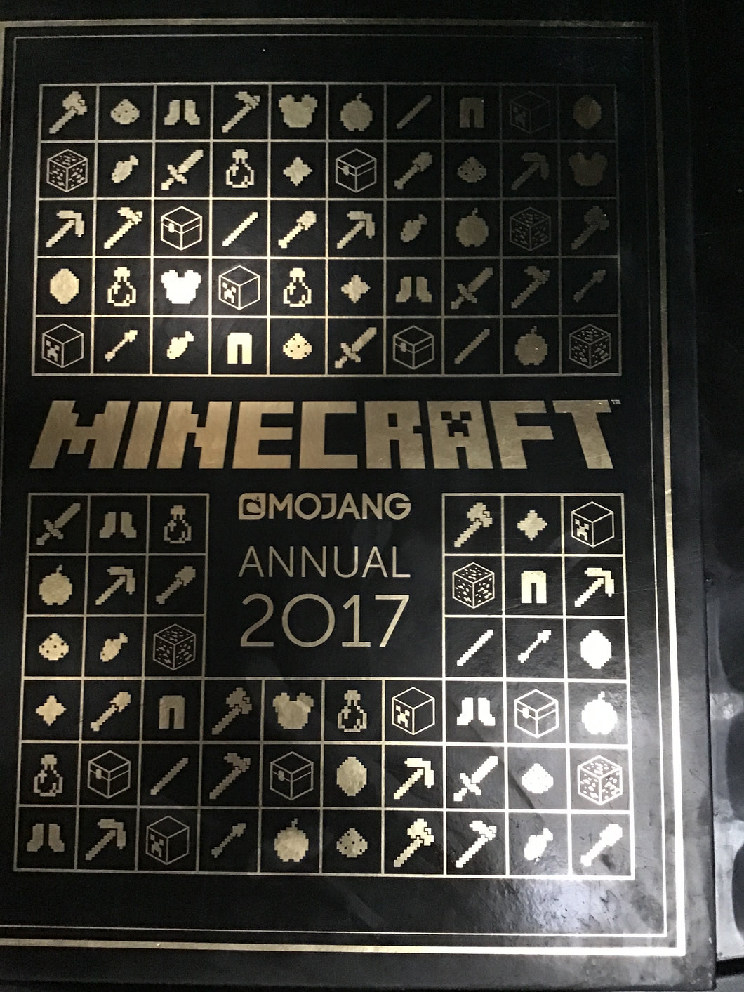 Minecraft 2017 annual Mojang. Hardcover